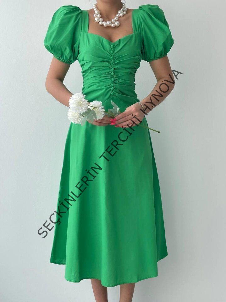 Kare Yaka Düğmeli Elbise