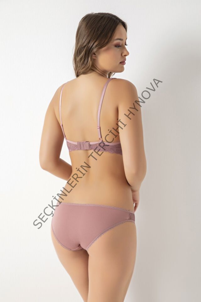 Kadın Pudra Straplez Push Up Dolgulu Sütyen Külot Takımı – Modern, Konforlu ve Günlük Kombinlere Uygun