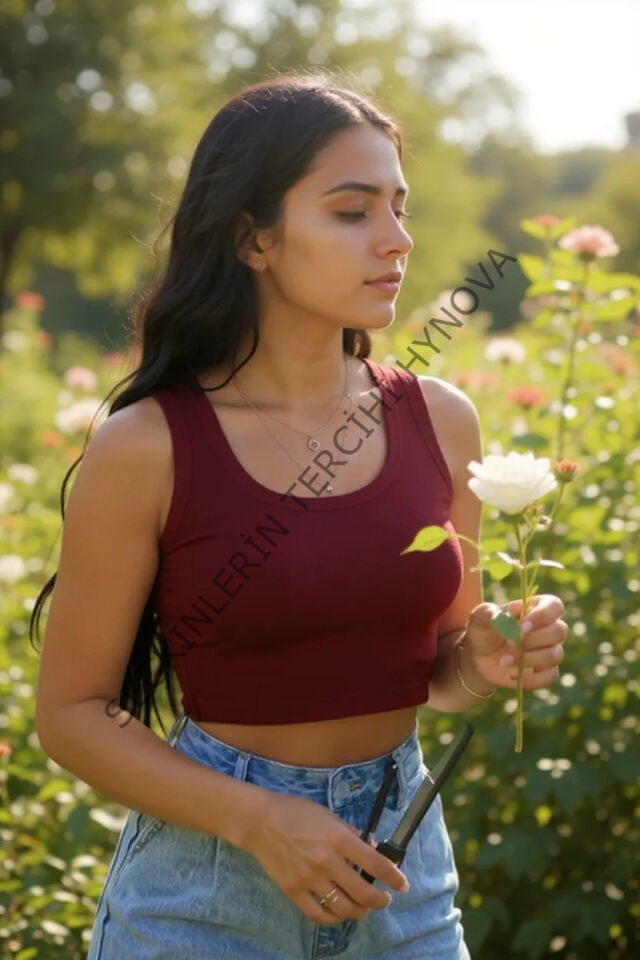 Kadın Bordo Kare Yaka Crop Top Bluz – Şık, Rahat ve Kolay Kombinlenebilir