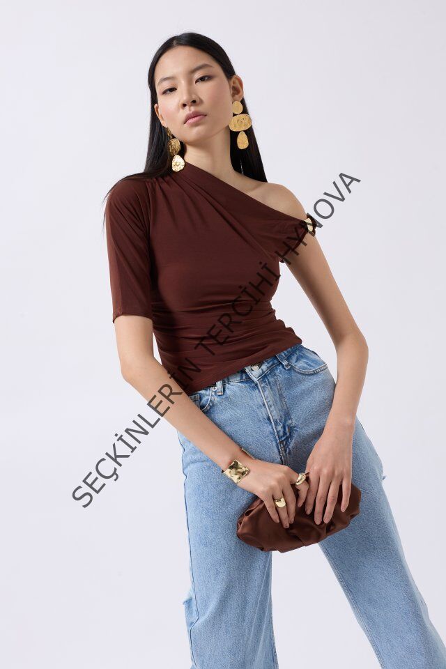 Aksesuar Detay Cutout Bluz