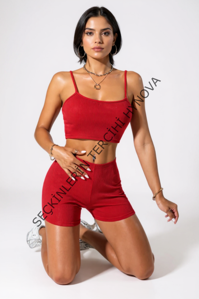 Kadın Kırmızı Şortlu Kaşkorse Gecelik Takım – Modern, Konforlu ve Günlük Kombinlere Uygun