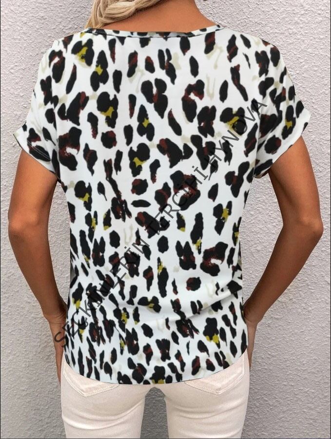 Kadın Kısa Kollu V Yaka Leopar Desen Krep Bluz