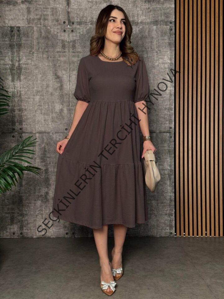 Kadın Kısa Kollu Yakası Açık Katlı Bürümcük Balon Elbise