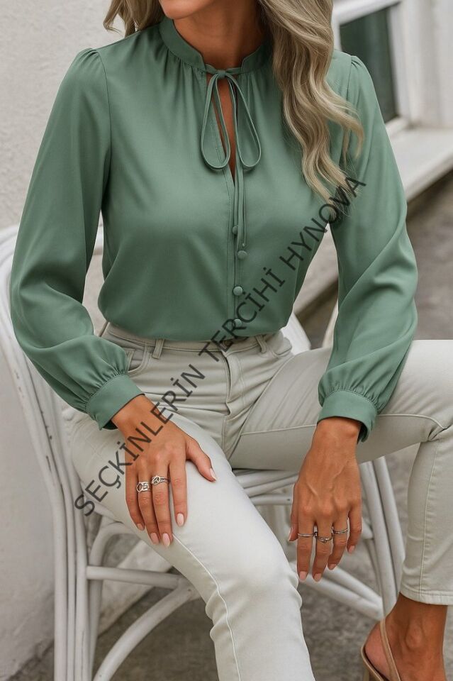 Kadın Uzun Kollu Yakalı Yakadan Bağcıklı Düğmeli Sandy Bluz