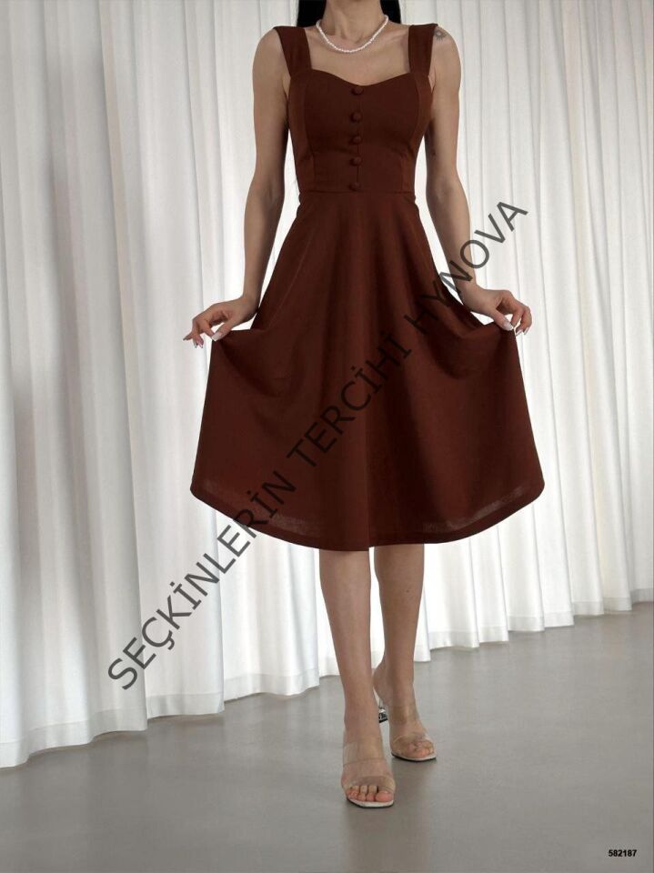 Kadın Krep Kumaş Askılı Kalp Yaka Düğme Detay Midi Boy Elbise