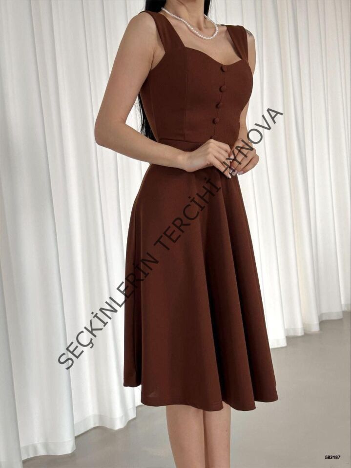 Kadın Krep Kumaş Askılı Kalp Yaka Düğme Detay Midi Boy Elbise