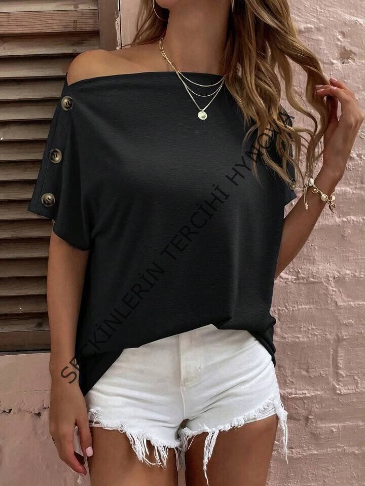 Kadın Tek Omuzu Açık Düğme Detaylı Salaş Viskon Bluz
