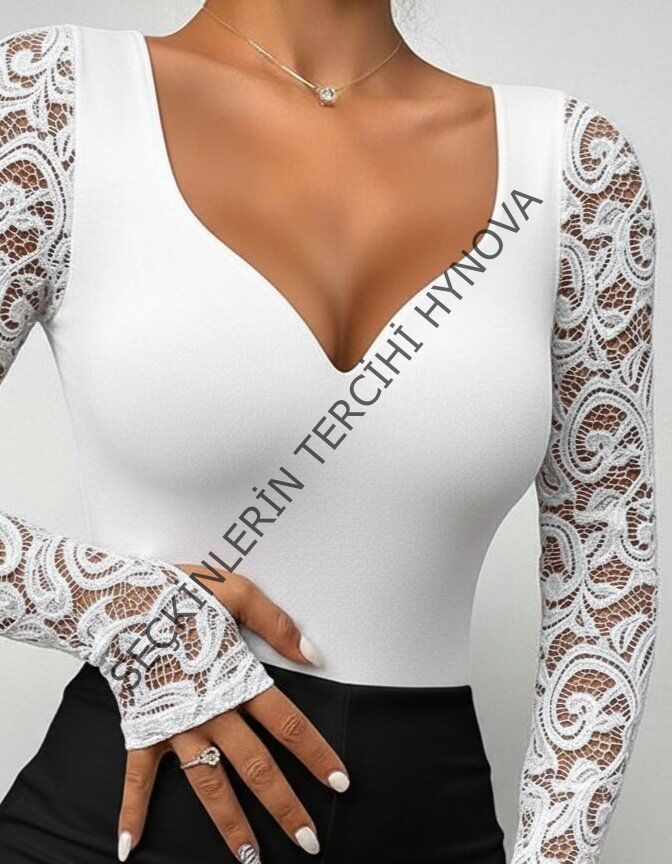 Kadın Uzun Kollu Dantelli Dekolte Detaylı Dalgıç Bluz