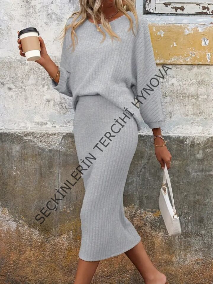 Kadın Uzun Kollu Yuvarlak Yakalı şardonlu Kaşkorse Bluz Ve Etek Ikili Takım