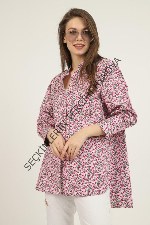 Kırmızı V Yakalı Ve Desenli Gömlek