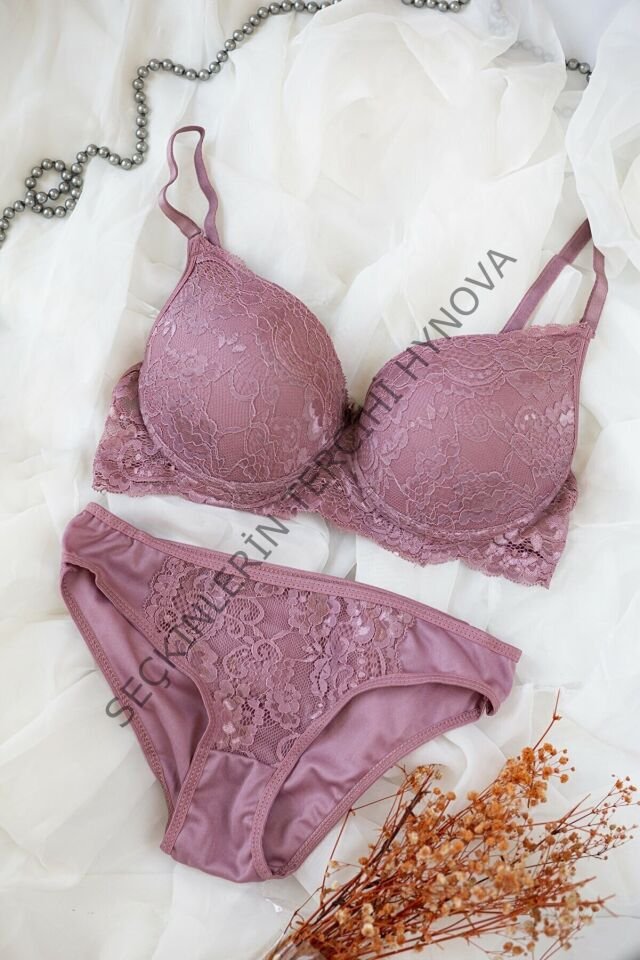 Kadın Pudra Dolgulu Dantel Sütyen Ve Külot Takım – Modern, Konforlu ve Günlük Kombinlere Uygun