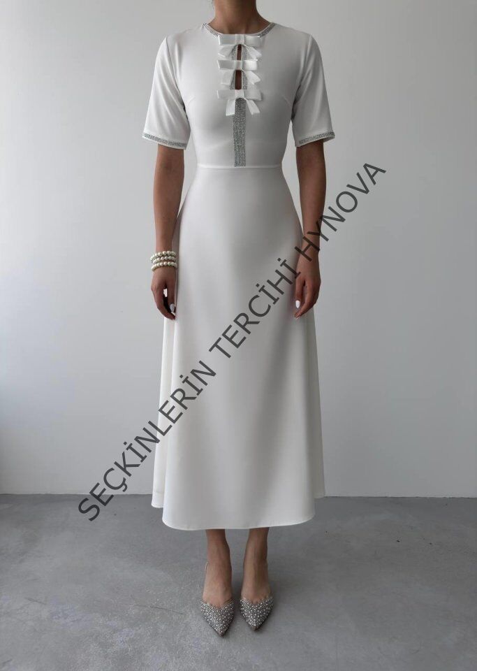 Wera Taşlı Fiyonk Detaylı Elbise