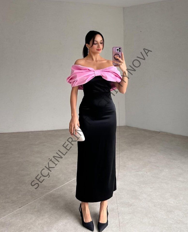 Pembe Önü Fiyonklu Elbise