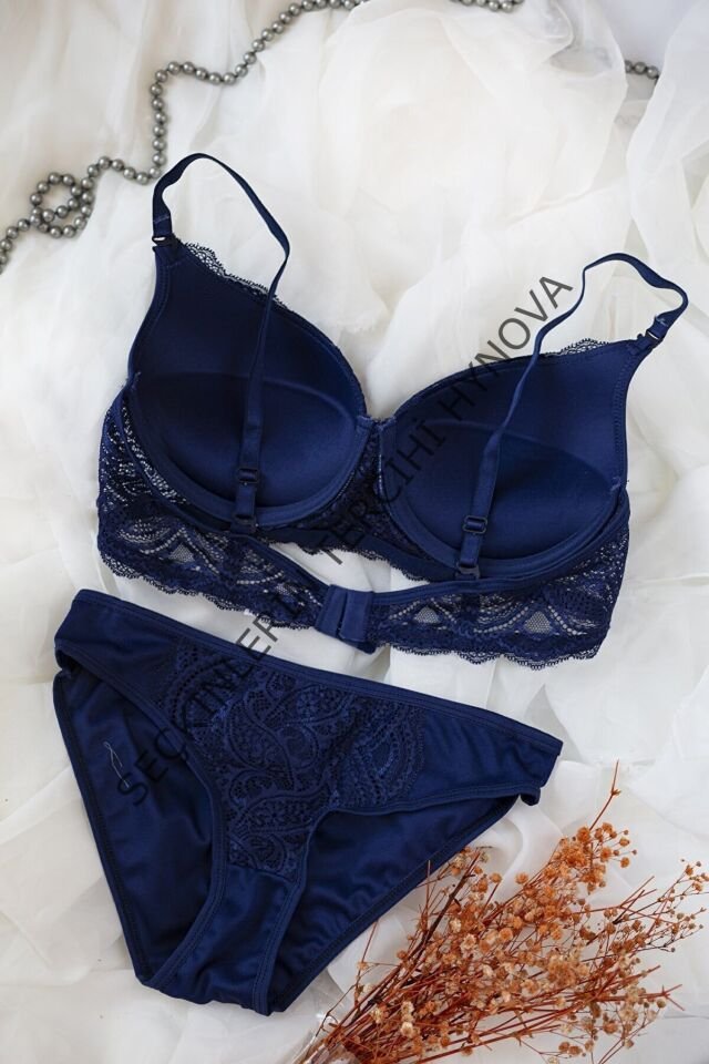 Kadın Lacivert Dolgulu Dantel Sütyen Ve Külot Takım – Modern, Konforlu ve Günlük Kombinlere Uygun