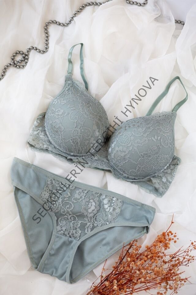 Kadın Su Yeşili Dolgulu Dantel Sütyen Ve Külot Takım – Modern, Konforlu ve Günlük Kombinlere Uygun