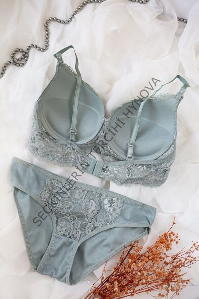 Kadın Su Yeşili Dolgulu Dantel Sütyen Ve Külot Takım – Modern, Konforlu ve Günlük Kombinlere Uygun