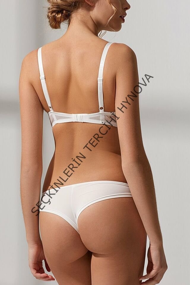 Kadın Beyaz Dantel Dolgulu Sütyen Külot Takımı – Modern, Konforlu ve Günlük Kombinlere Uygun