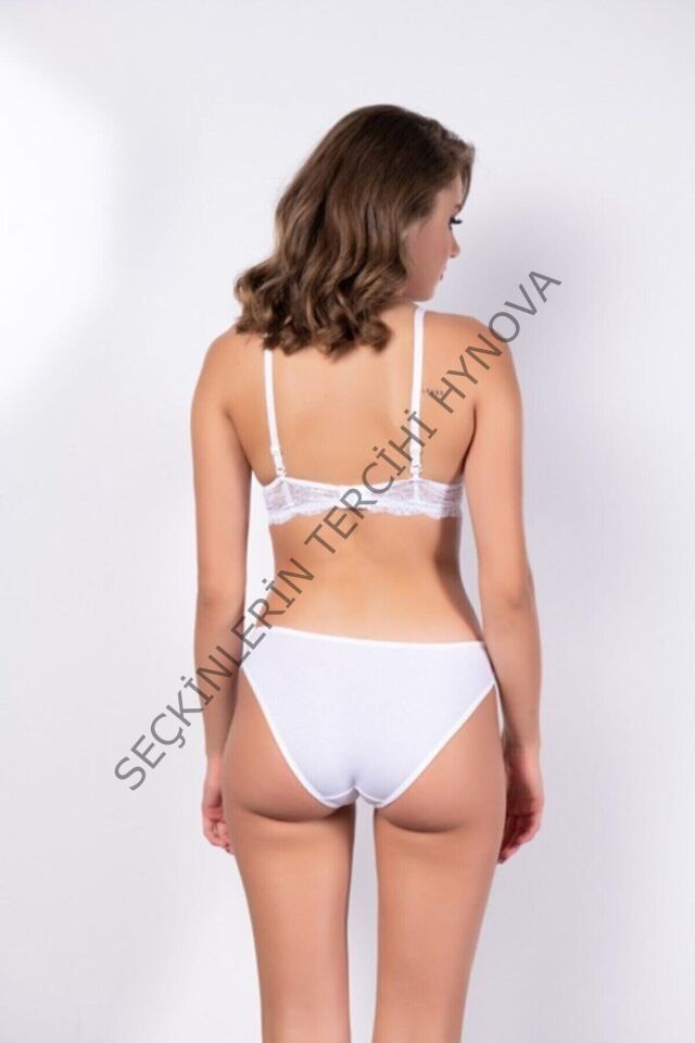 Kadın Beyaz Dantel Detaylı Sütyen Ve Külot Takım – Modern, Konforlu ve Günlük Kombinlere Uygun