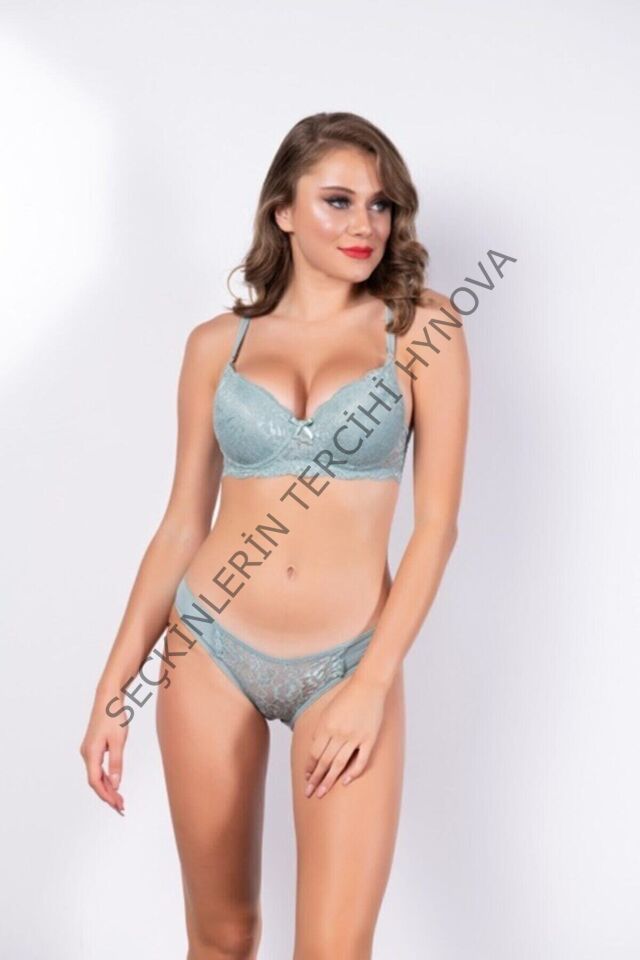 Kadın Su Yeşili Dantel Detaylı Sütyen Ve Külot Takım – Modern, Konforlu ve Günlük Kombinlere Uygun
