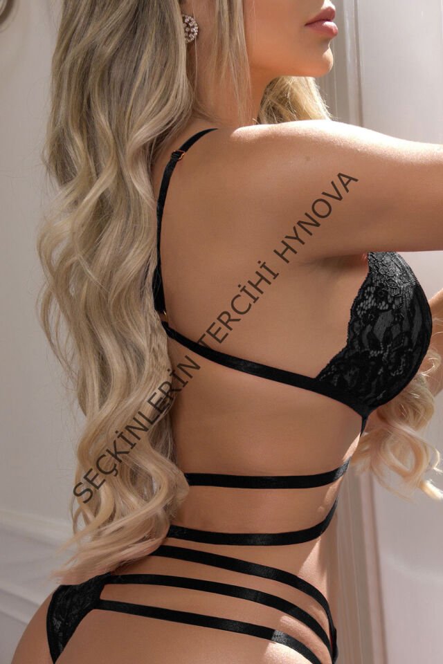 Kadın Siyah Dantel Özel Tasarım Şık Sütyen Külot Takımı – Modern, Konforlu ve Günlük Kombinlere Uygun