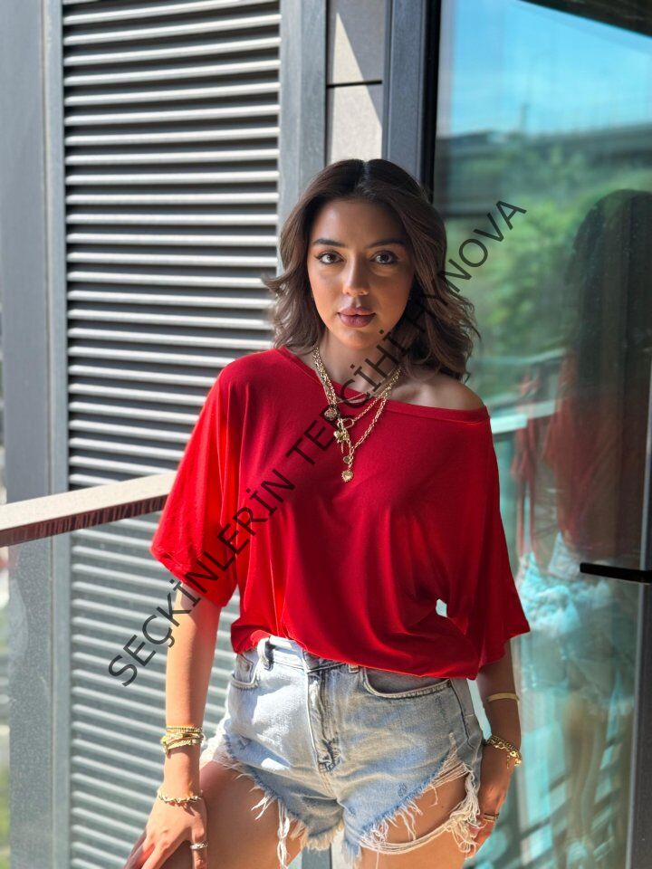 Kadın Tek Omuzu Açık Kısa Kollu Salaş Viskon Bluz