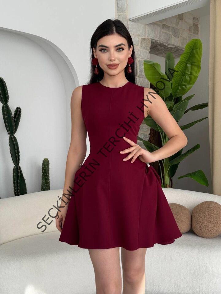 More İnci Detaylı Elbise