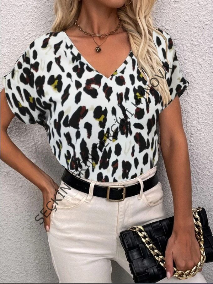 Kadın Kısa Kollu V Yaka Leopar Desen Krep Bluz