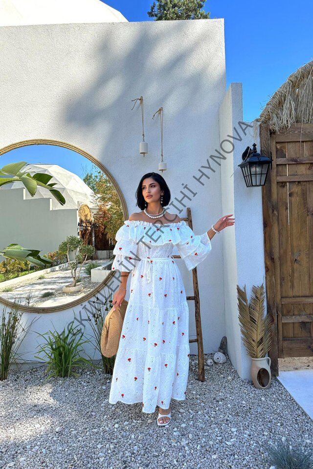 Kırmızı Omuzları Lastikli Brode Elbise