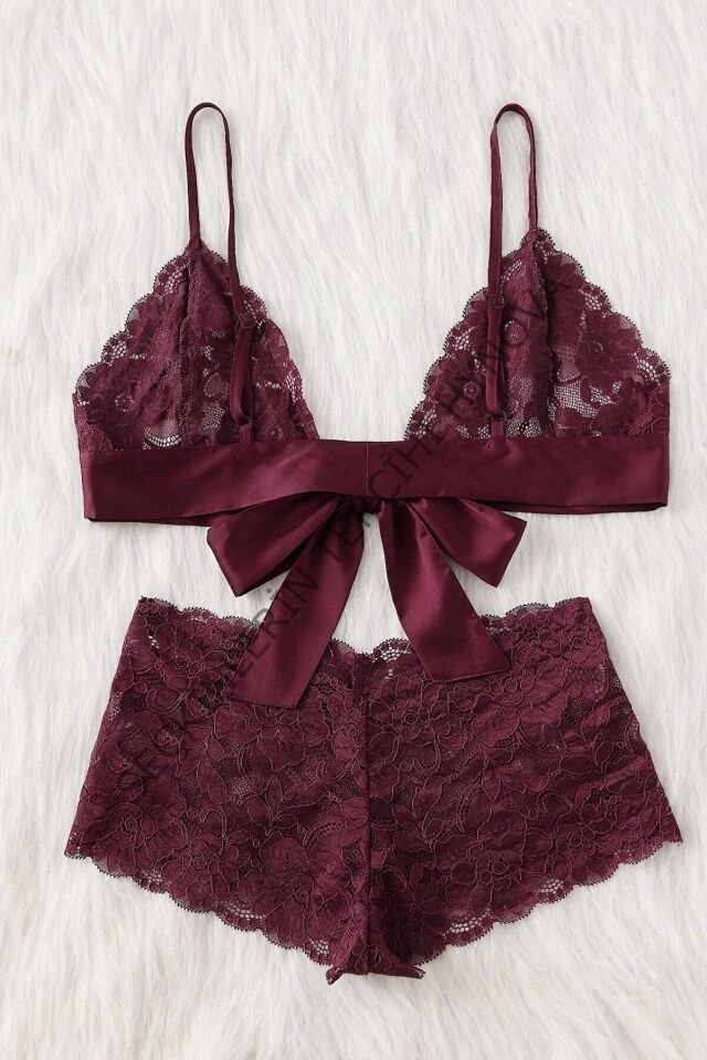 Kadın Bordo Dantelli & Kurdelalı Sütyen Külot Takımı – Modern, Konforlu ve Günlük Kombinlere Uygun