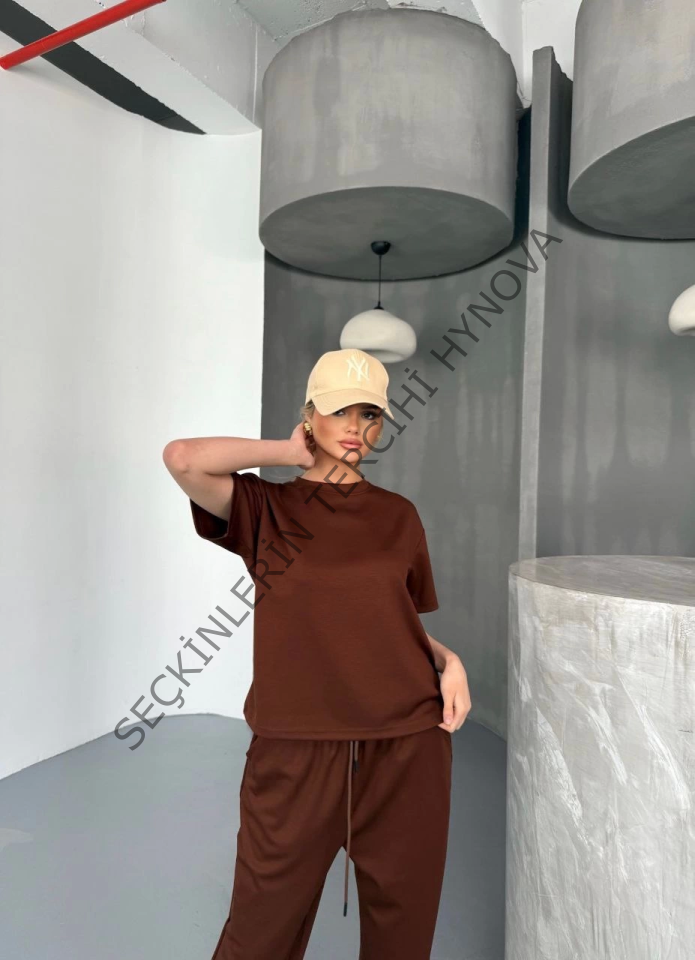 Osy Modal Yumuşak Dokulu Kumaş Kısa Kollu Bluz Rahat Pantalon Ikili Takım- Kahverengi