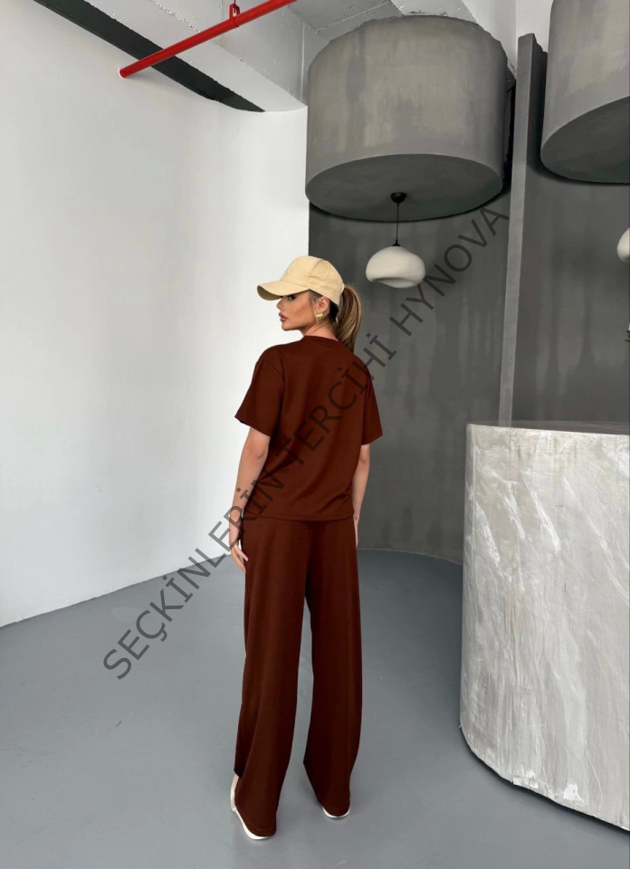Osy Modal Yumuşak Dokulu Kumaş Kısa Kollu Bluz Rahat Pantalon Ikili Takım- Kahverengi