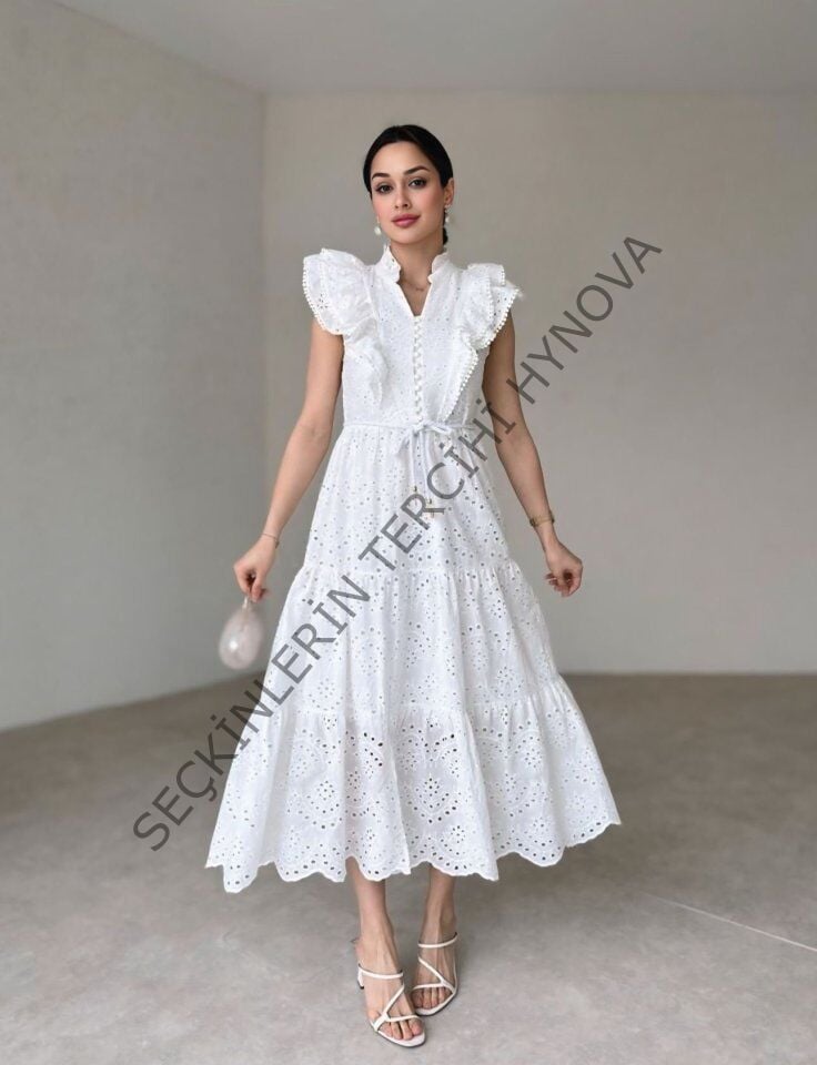 Beyaz Fırfırlı Düğmeli Elbise