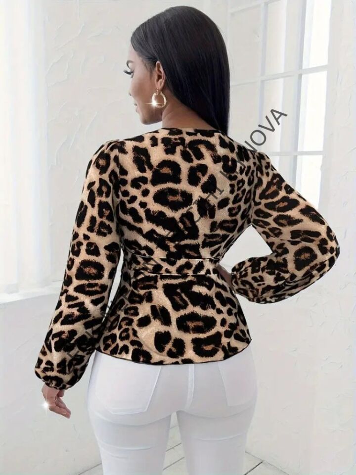 Kadın Uzun Kollu Kruvaze Yakalı Belden Kuşaklı Leopar Desenli Süprem Bluz