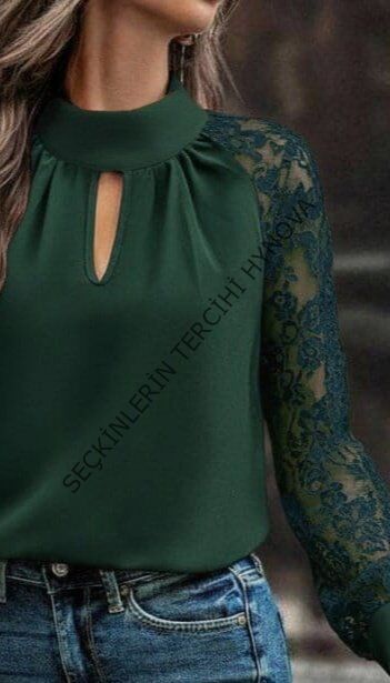 Kadın Uzun Kollu Göğüs Pencere Detay Yaka Boğazlı Kolları Tüllü Sandy Bluz