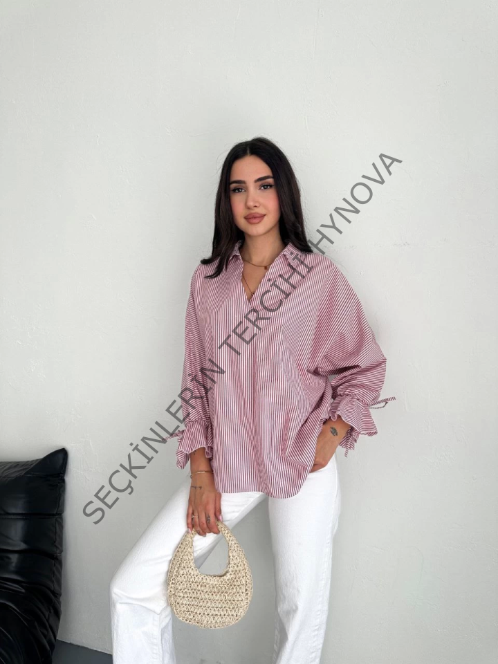 Arkası Asimetrik Yırtmaç Kesim Detaylı Cizgili Bluz Gömlek - Bordo