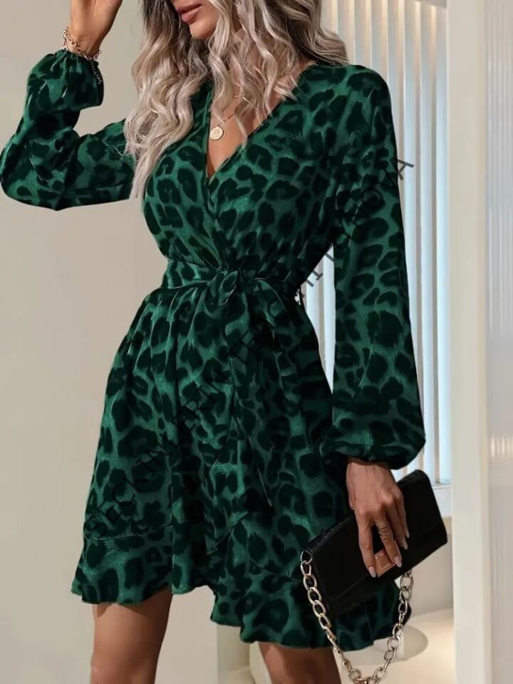 Kadın Uzun Kollu Kruvaze Yaka Beden Kuşaklı çapraz Kesim Detaylı Leopar Modal Mini Elbise