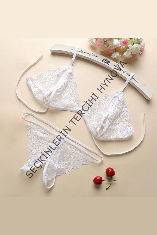 Kadın Beyaz Dantelli Sütyen Külot Takımı – Modern, Konforlu ve Günlük Kombinlere Uygun