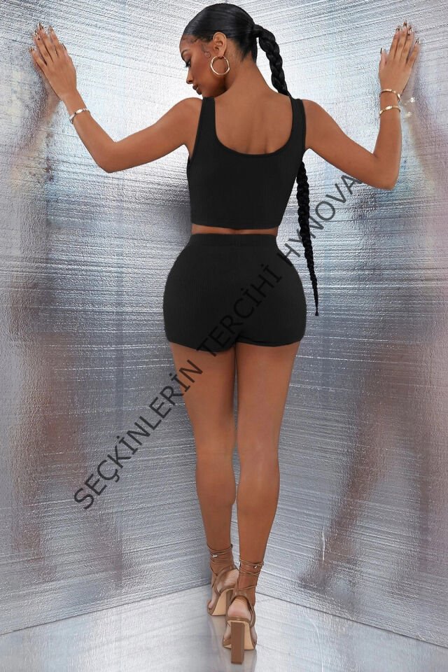 Kadın Siyah Şortlu Crop Top Gecelik Takım – Modern, Konforlu ve Günlük Kombinlere Uygun