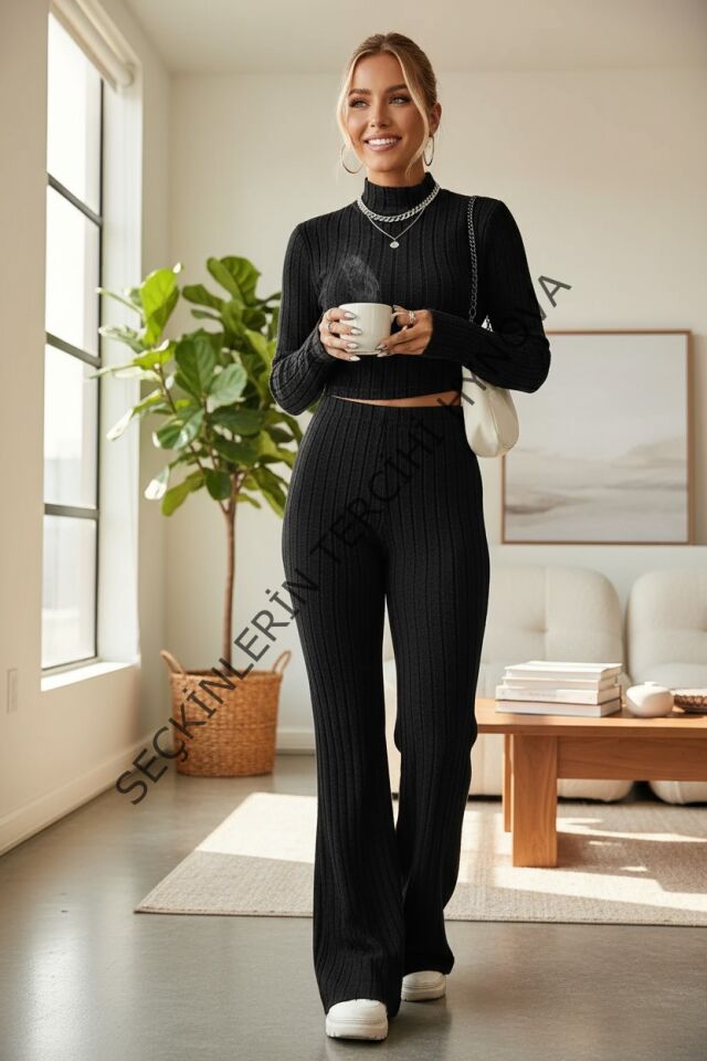 Kadın Siyah Boğazlı Crop Top ve Yüksek Bel Eşofman Takımı Spor Şık Kombin