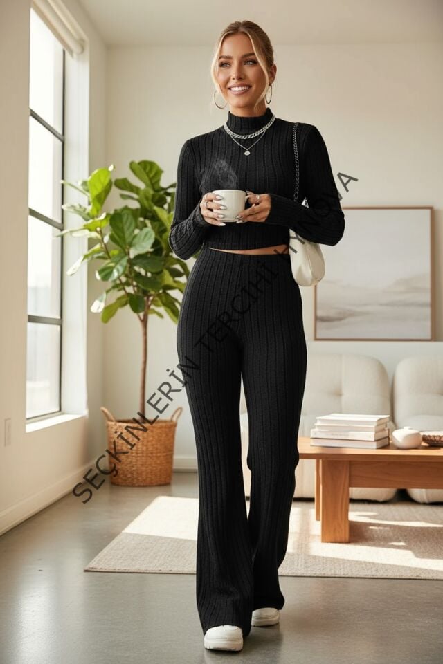 Kadın Siyah Boğazlı Crop Top ve Yüksek Bel Eşofman Takımı Spor Şık Kombin