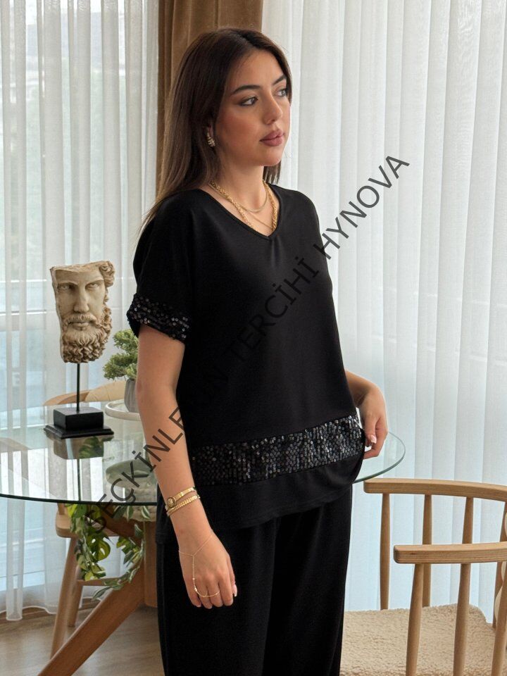 Kadın Kısa Kollu V Yakalı Pul Payetli Viskon Iki Iplik Bluz Ve Pantolon Ikili Takım