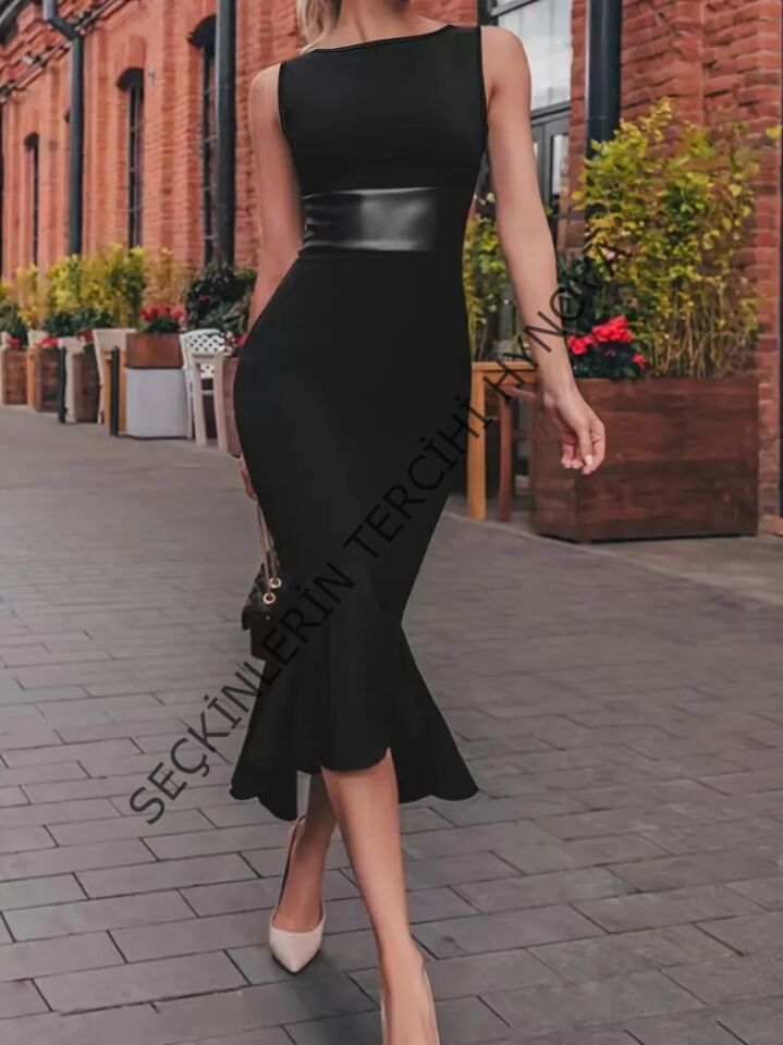 Kadın Kolsuz Kayık Yaka Beli Deri Detaylı Krep Elbise