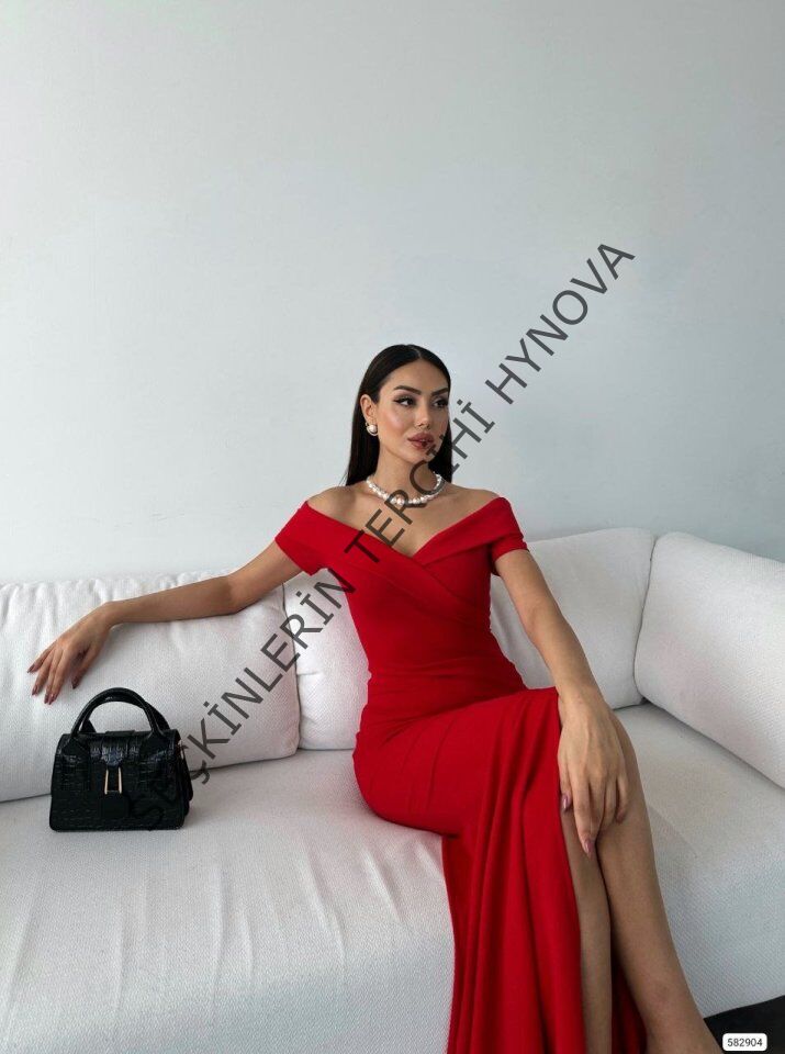 Kadın Dalgıç Kumaş Kayık Yaka Ve Dekolte Detaylı Elbise