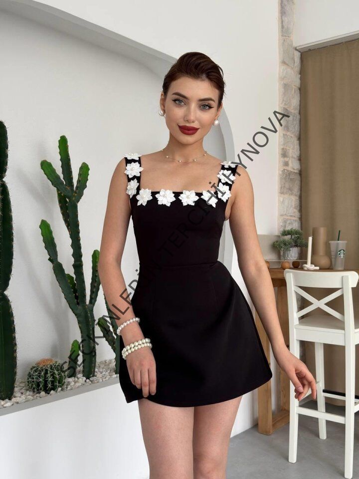 Alyosa Çiçek Detaylı Elbise