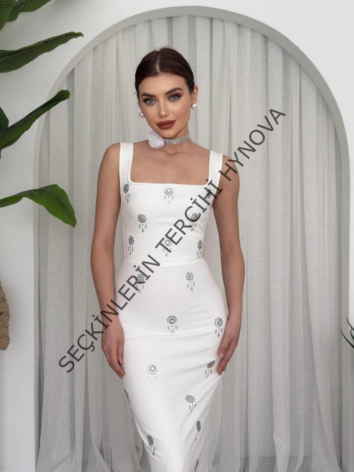 Ners Taş Detaylı Elbise