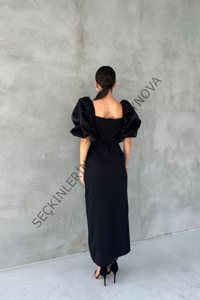 Siyah İşlemeli Kolu Garnili Elbise