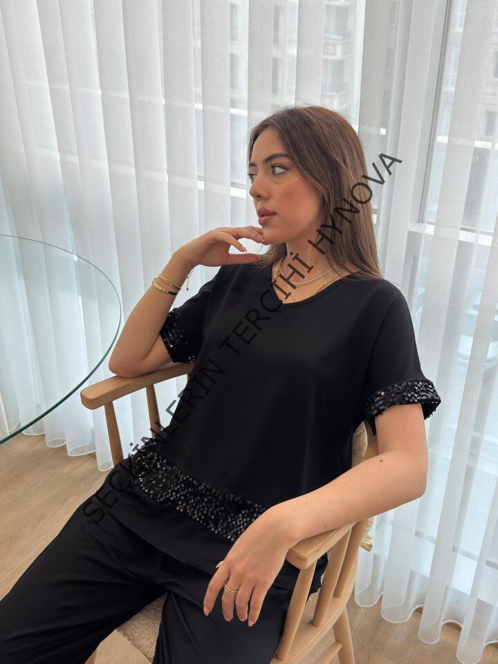 Kadın Kısa Kollu V Yakalı Pul Payetli Viskon Iki Iplik Bluz Ve Pantolon Ikili Takım