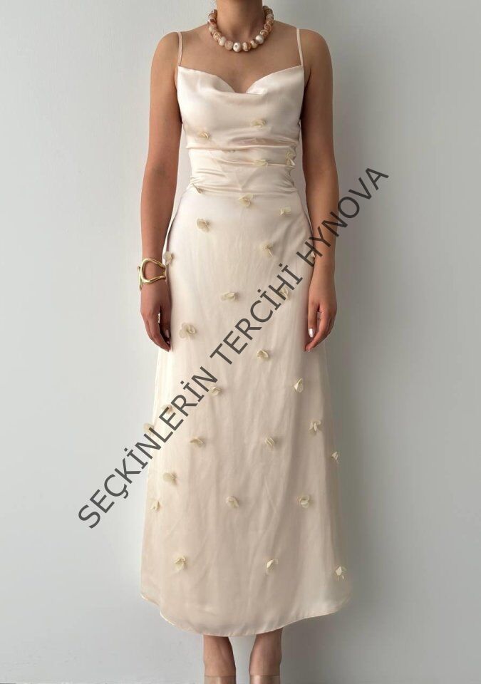 Dora Çiçek Detaylı Elbise