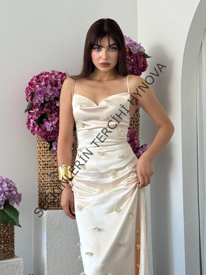 Dora Çiçek Detaylı Elbise