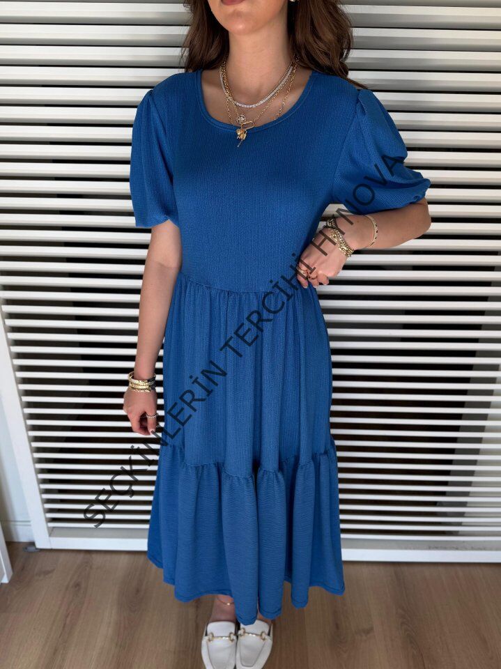 Kadın Kısa Kollu Yakası Açık Katlı Bürümcük Balon Elbise